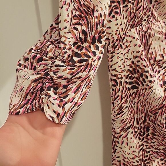 Express Asymmetrical Dress in Purple and White - Picture 5 of 10